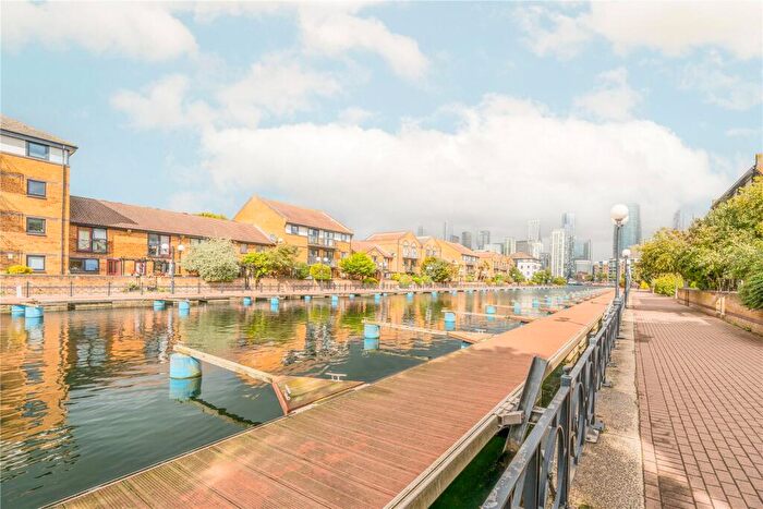 1 Bedroom Apartment For Sale In Falcon Way, London, E14