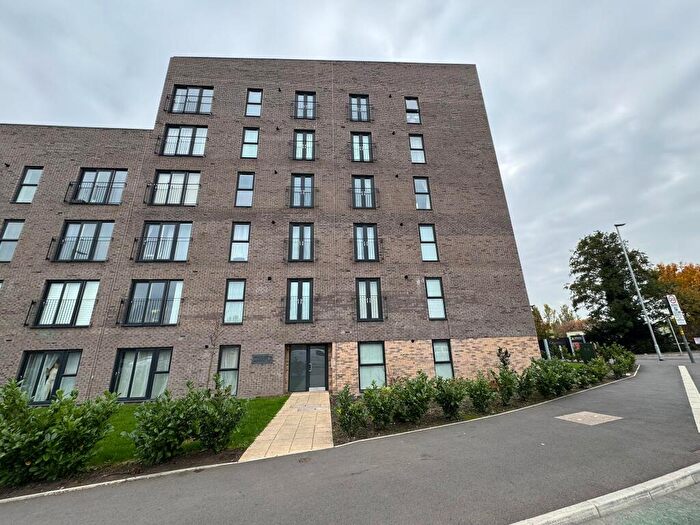 2 Bedroom Flat To Rent In Talbot Road, M32