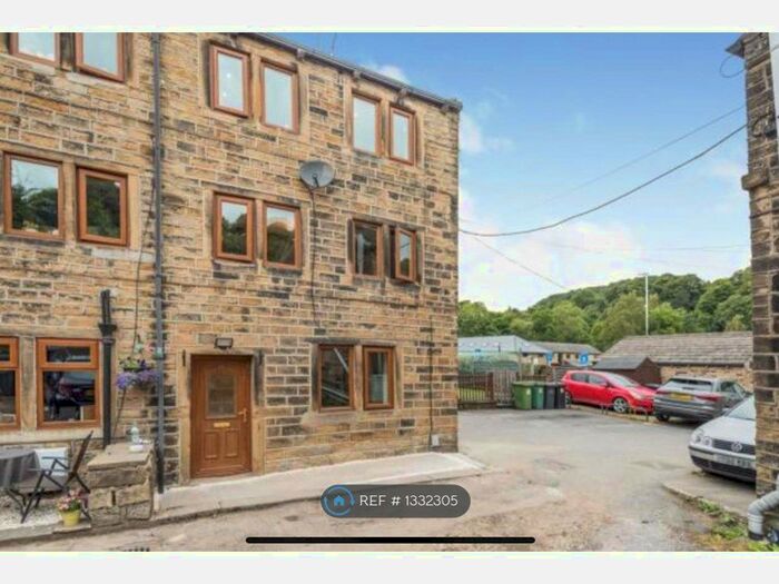 2 Bedroom End Of Terrace House To Rent In Huddersfield Road, Honley, Holmfirth, HD9