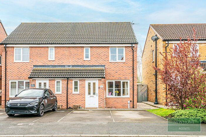3 Bedroom Semi-detached House For Sale In Palm House Drive, Selby, YO8