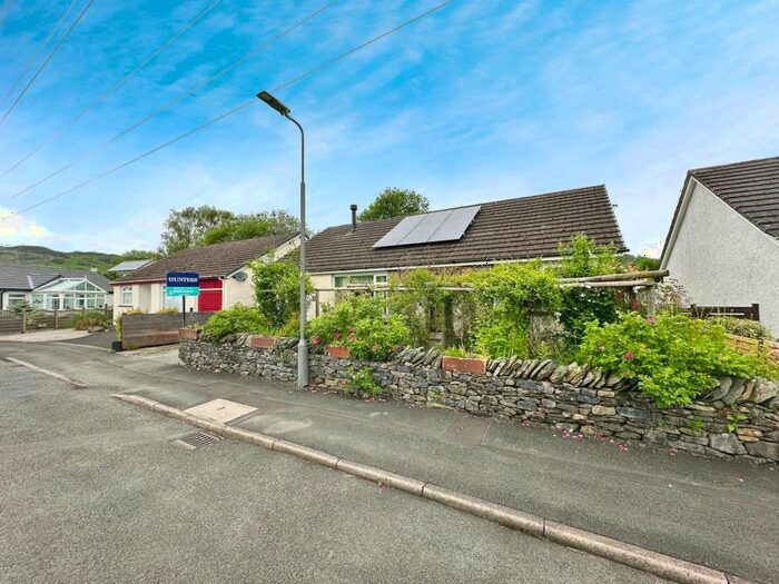 2 Bedroom Detached Bungalow For Sale In Seedfield, Staveley, Kendal, LA8