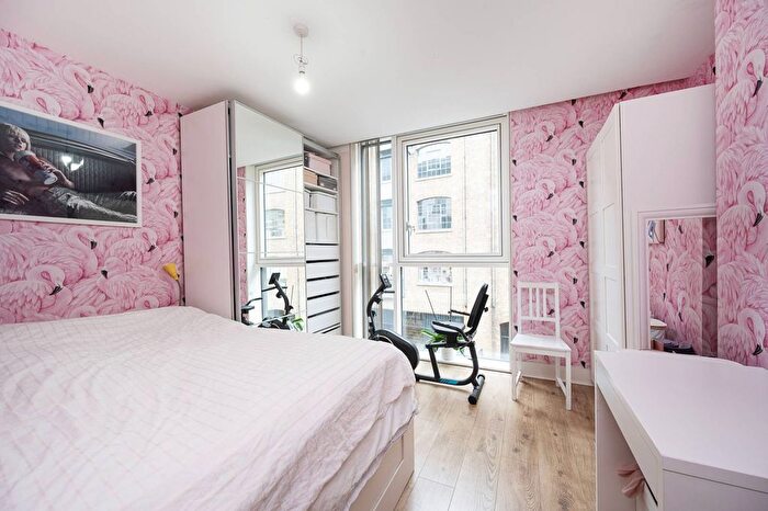 1 Bedroom Flat For Sale In Gowers Walk, Aldgate, London, E1