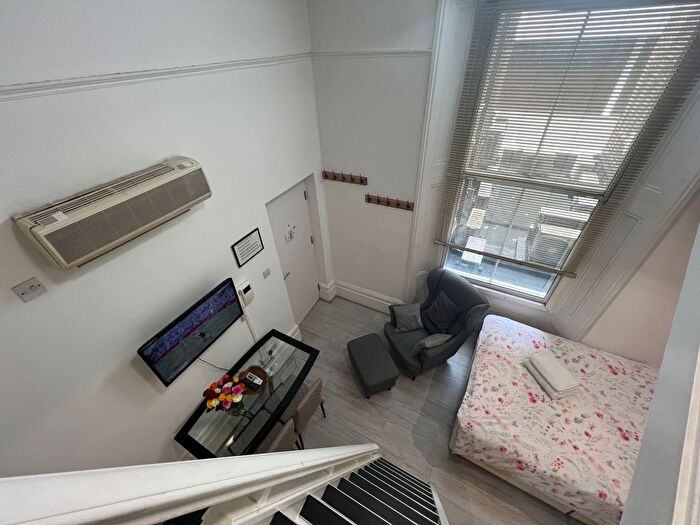 Studio To Rent In Cromwell Road, London, SW7