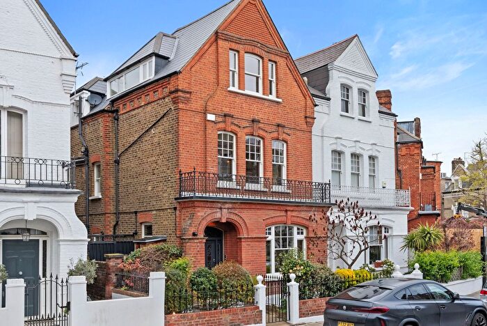 5 Bedroom Semi-Detached House For Sale In Fulham Park Gardens, London, SW6