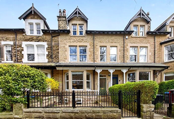 5 Bedroom House For Sale In West End Avenue, Harrogate, HG2