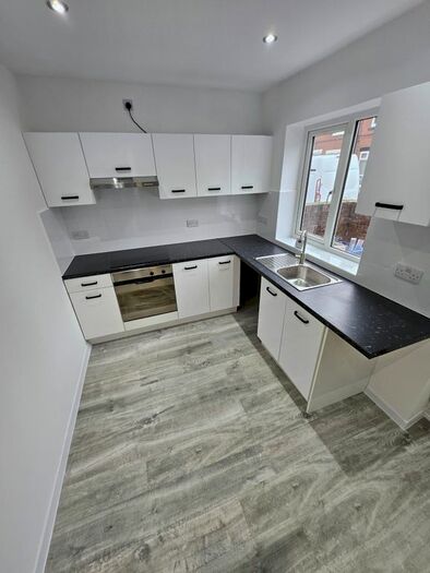 1 Bedroom Flat To Rent In B, Kings Road, Askern, Doncaster, DN6