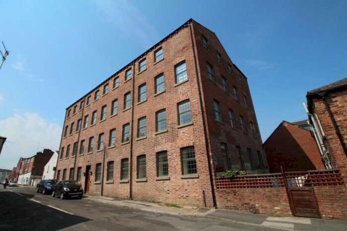 2 Bedroom Flat To Rent In Brown Street, Macclesfield, Cheshire, SK11