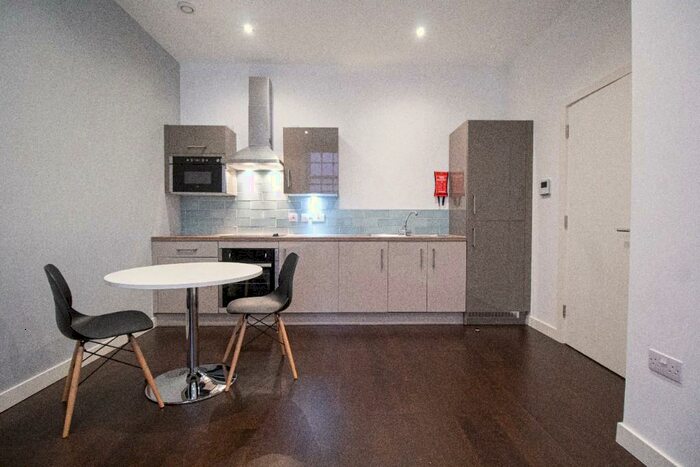 Studio To Rent In Flat Park Square South, Leeds, West Yorkshire, LS1