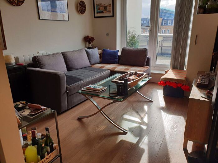 1 Bedroom Flat To Rent In Clifton Terrace, London, London, N4