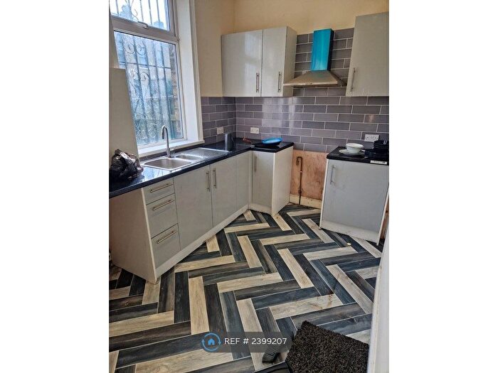 3 Bedroom Terraced House To Rent In Beverley Street, Bradford, BD4