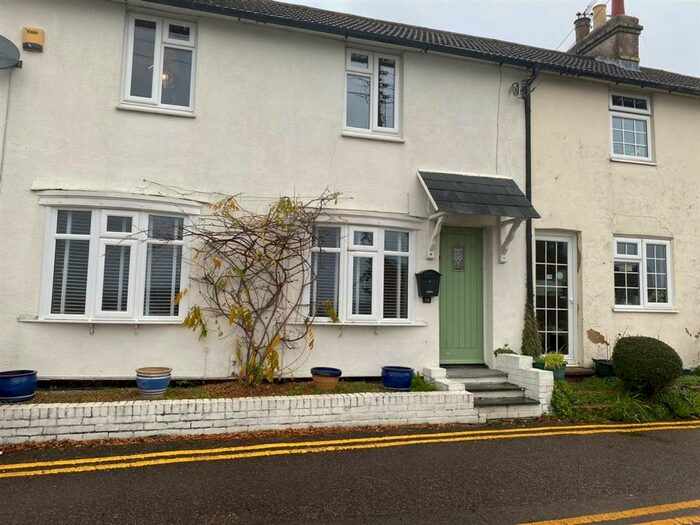 2 Bedroom Semi-Detached House To Rent In Baker Street, Burham, ME1