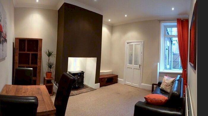 2 Bedroom Flat To Rent In Simonside Terrace, Heaton, Newcastle Upon Tyne NE6