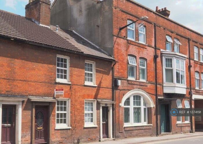 2 Bedroom Terraced House To Rent In Castle Street, Salisbury, SP1