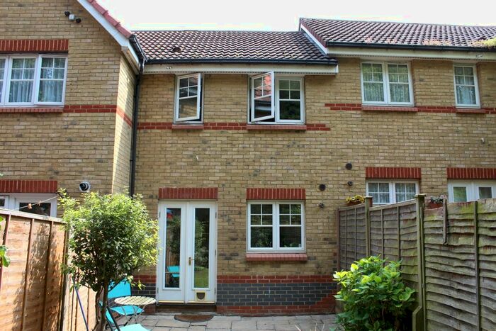 2 Bedroom Detached House To Rent In Montana Gardens, Sutton, Surrey, SM1