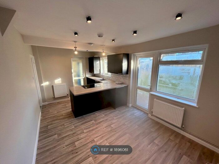 3 Bedroom Terraced House To Rent In Rectory Road, Sittingbourne, ME10