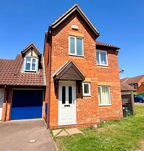 3 Bedroom Property For Sale In Chalwell Ridge, Milton Keynes, MK5