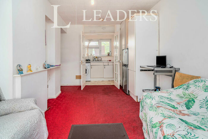 1 Bedroom Flat To Rent In The Hides, CM20