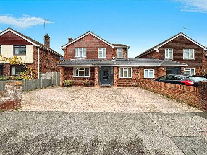 4 Bedroom Detached House For Sale In Campbell Road, Woodley, Reading, Berkshire, RG5