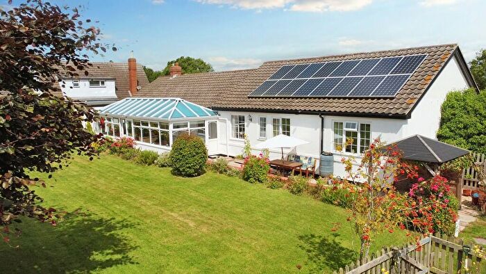 3 Bedroom Detached Bungalow For Sale In Hillcrest, Little Cawthorpe, LN11