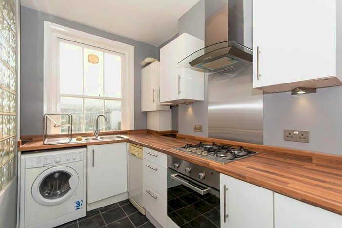 1 Bedroom Flat To Rent In Queenstown Road, London, SW8