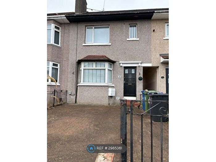 3 Bedroom Semi-Detached House To Rent In Whirlow Road, Glasgow, G69