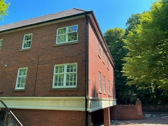 2 Bedroom Flat To Rent In Rectory Lane, Lymm, WA13