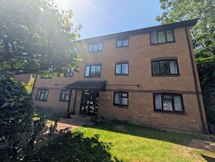 1 Bedroom Apartment For Sale In Flat Leigh Road, Eastleigh, SO50