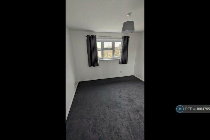 2 Bedroom Flat To Rent In Parish Gate Drive, Sidcup, DA15