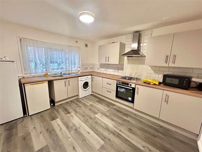 3 Bedroom Property To Rent In Manston Mews, Nottingham, NG7