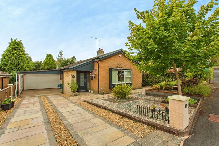 3 Bedroom Bungalow For Sale In Radburn Close, Clayton-Le-Woods, Chorley, Lancashire, PR6