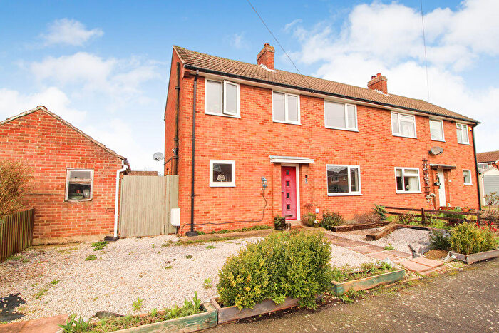 3 Bedroom Semi-Detached House For Sale In Windmill Way, Cranfield, MK43