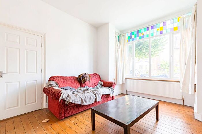 4 Bedroom Terraced House To Rent In Lincoln Road, East Finchley, London, N2