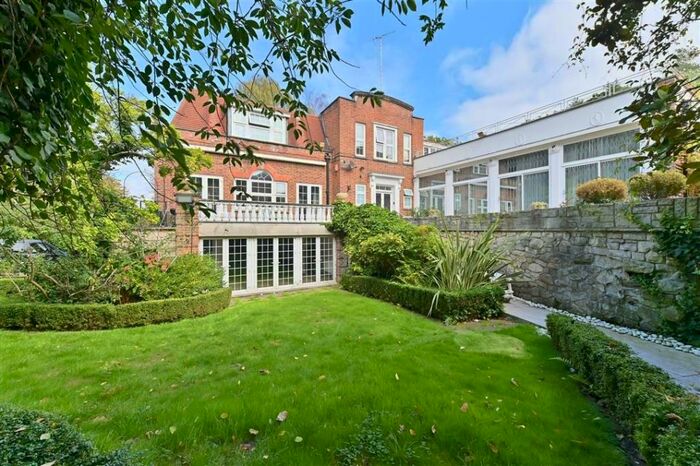 5 Bedroom Apartment To Rent In Canons Close, The Bishops Avenue, N2