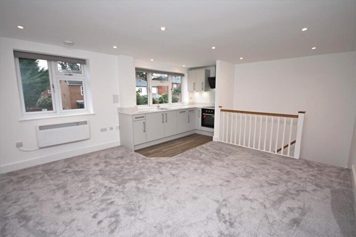Apartment To Rent In East Street, Great Bookham, KT23