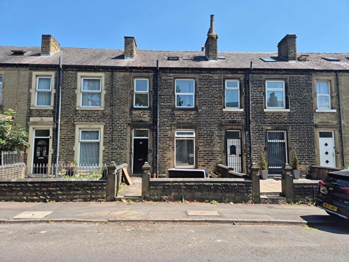 5 Bedroom Terraced House For Sale In Arnold Avenue, Huddersfield, HD2