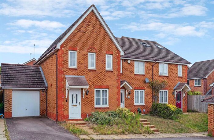 3 Bedroom End Of Terrace House For Sale In Fairfield Way, Stevenage, SG1