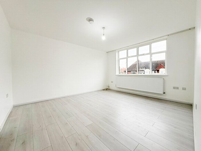 3 Bedroom Semi-Detached House To Rent In Haselbury Road, Edmonton, N9