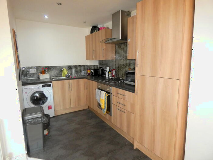 3 Bedroom Flat To Rent In Fifth Avenue, Heaton, NE6