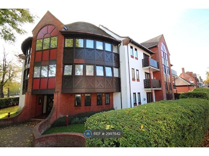 1 Bedroom Flat To Rent In Park Court, Letchworth, SG6