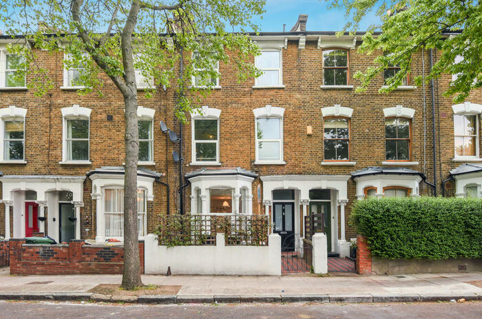 3 Bedroom Ground Maisonette To Rent In Marriott Road, N4