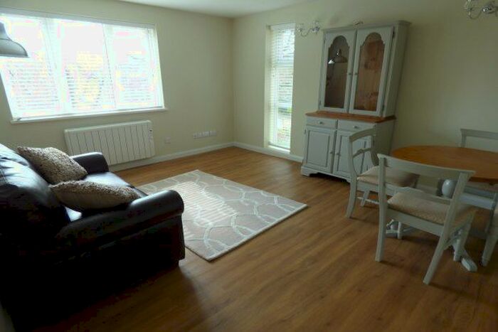 1 Bedroom Flat To Rent In Mains Court, Durham, DH1