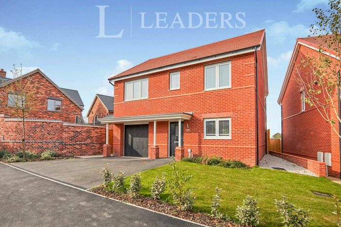 4 Bedroom Detached House To Rent In Kinglas Drive, Mickleover, DE3