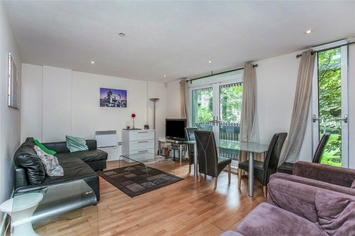 2 Bedroom Apartment To Rent In Grosvenor Court, Wharf Lane, London, E14