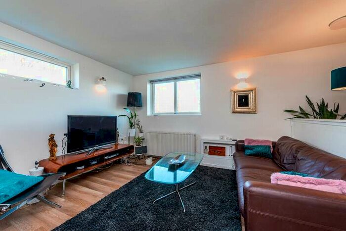 2 Bedroom Flat For Sale In Parkview Apartments, Brookmill Road, London, SE8
