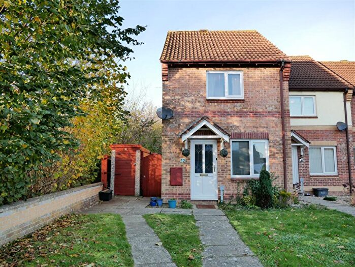 3 Bedroom Semi-Detached House For Sale In Penny Royal Close, Calne, SN11