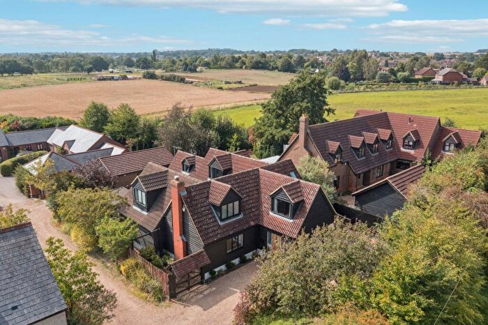 5 Bedroom Detached House For Sale In Silsoe Road, Maulden, MK45