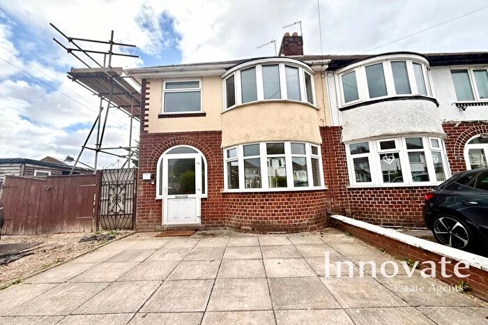 3 Bedroom Semi-detached House To Rent In Petersfield Drive, Rowley Regis, B65