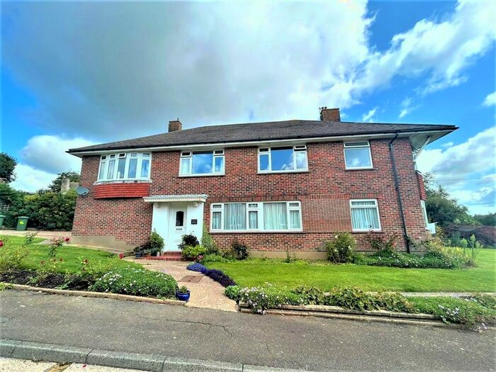 2 Bedroom Flat To Rent In Linley Close, Bexhill-On-Sea, TN40