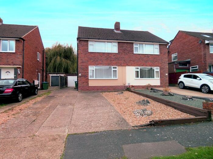 3 Bedroom Semi-Detached House To Rent In Beaufort Avenue, Uplands, Fareham PO16