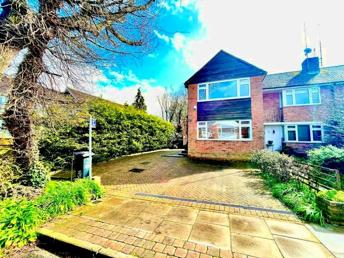 2 Bedroom Maisonette To Rent In Gladeside, Southgate, N21